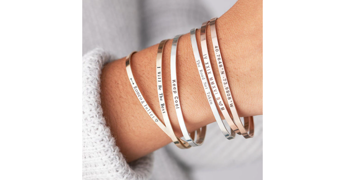 Bracelet Jonc Ajustable – Gravure Main, Placage Argent – Style Nepal – Neuf Sans Emballage