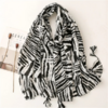 foulard femme imprimé noir et blanc