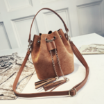 sac sceau marron daim la selection parisienne femme en ligne