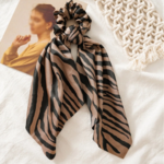 chouchou foulard foulchie imprimé léopard accessoire cheveux tendance 1