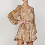 robe imprimé léopard courte à manches longues