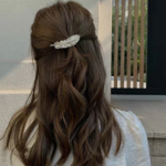 barrette plume accessoire cheveux doré brillant pas cher en ligne style de parisenne