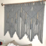 tête de lit en marcramé gris décoration bohème