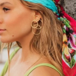 boucles d'oreilles pendantes dorées rondes rétro