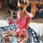 Maillot une pièce à volant rayé Deauville rouge volants femme