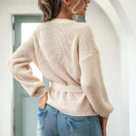 pull cache-coeur laine beige mode automne hiver 2021