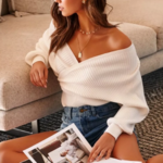 pull court blanc épaules dénudées femme tendance automne 2021