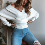 pull court blanc épaules dénudées femme