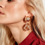 boucles d'oreilles dorées pendantes boules fantaisie en ligne