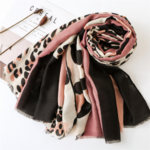 foulard imprimé léopard la selection parisienne