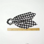 chouchou foulard noir et blanc à carreaux vichy accessoire cheveux tendance