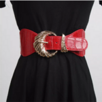 ceinture rouge cuir boucle dorée tendance chic femme