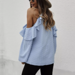 blouse bleue épaules dénudées femme la selection parisienne