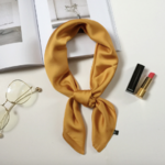 Foulard en soie femme jaune 2