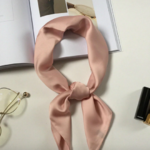Foulard en soie femme rose 1