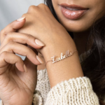bracelet personnalisé prénom acier inoxydable doré