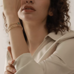 bracelet jonc plaqué or pierre verte femme