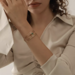 bracelet jonc plaqué or pierre verte