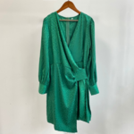robe courte satin vert à manches longues femme