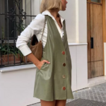 mini robe en cuir kaki