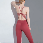 combinaison de yoga danse rouge dos nu professionnelle