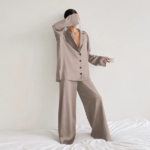 pyjama beige en satin femme