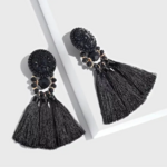 boucles doreilles noires pendantes pompons