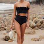 maillot de bain noir 2 pièces à volants femme