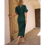 robe longue verte à manches courtes