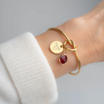 bracelet breloque personnalisé pierre précieuse