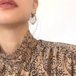 boucles doreilles créoles en résine transparente géométrique coquillage