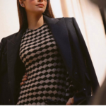 Robe longue dos nu imprimée en laine tricotée femme hiver