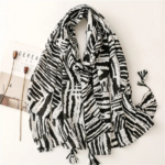 foulard femme imprimé noir et blanc