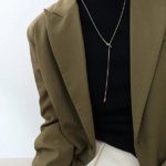 collier long noué en or