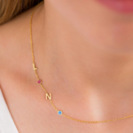Collier personnalisable avec initiale et pierre de naissance