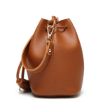 sac seau à bandoulière cuir marron chic tendance