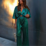 combinaison en satin vert texturée