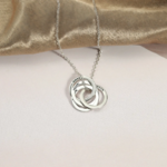 collier personnalisé gravé plusieurs prénoms argent