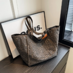 grand sac à main cabas léopard