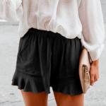 Short femme coton élastique à volants noir 1
