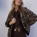 manteau fourrure léopard