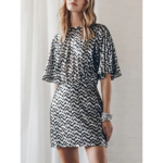 robe noire imprimée courte manches courtes femme