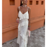 Robe longue blanche volants