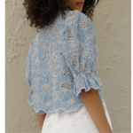 blouse bleue fleurie