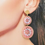 boucles d'oreilles roses