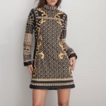 robe monogrammée dorée