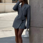 blazer gris élégant fleuri femme (2)
