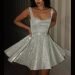 robe courte à paillettes