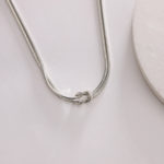 collier délicat noué double chaîne argent