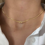 collier noué doré à lor fin